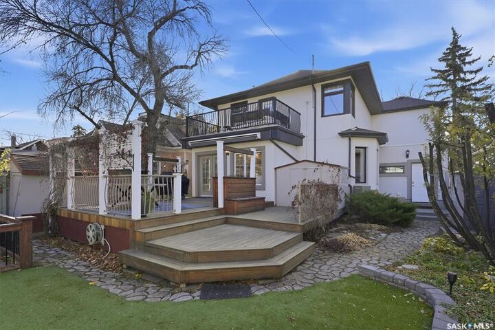 Photo de la propriété:  702 Queen Street  SK S7K 0M9 