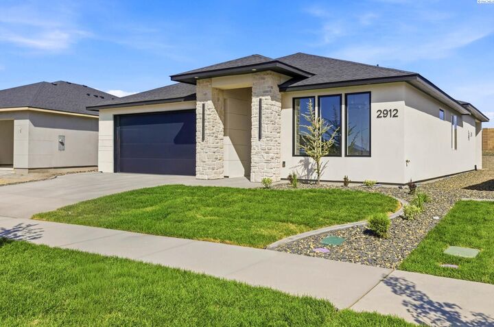 Property Photo:  2912 Meadowlark Ave  WA 99352 