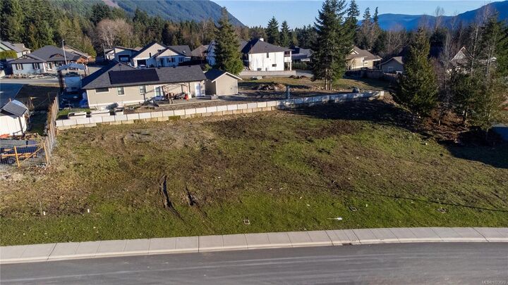 Property Photo: 469 Winter Dr BC V0R 2G1