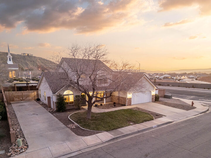 Property Photo:  584 E Meadow Ln  UT 84780 