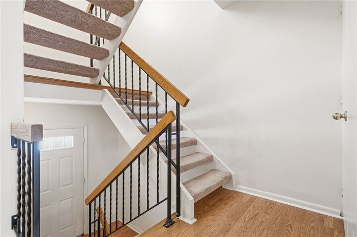 Property Photo:  2105 Saint James Place  PA 15090 