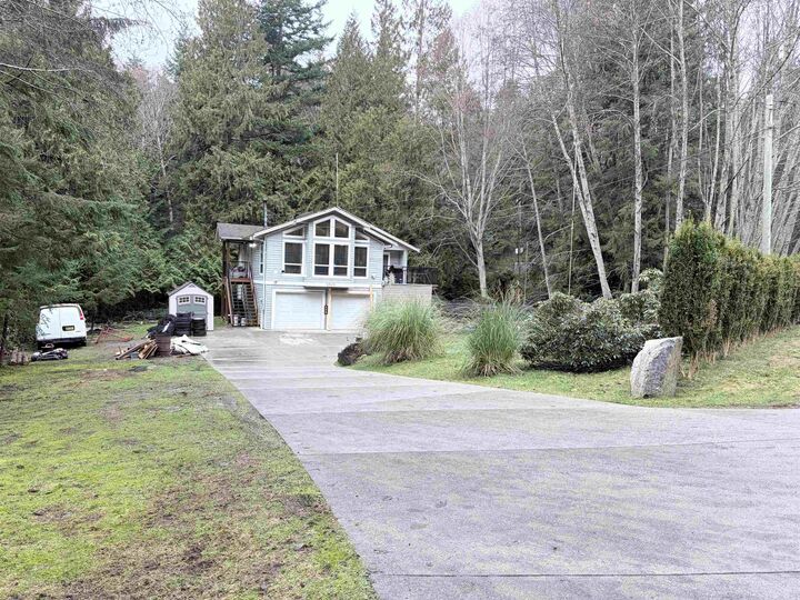 5565 Riley Road — photo 1