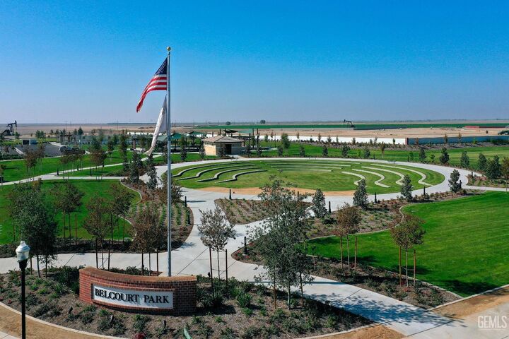 Property Photo: 12804 Petaluma Court CA 93311