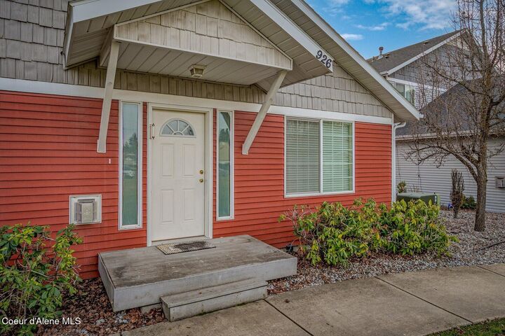 Property Photo: 926 N Goldenrod Ct ID 83854