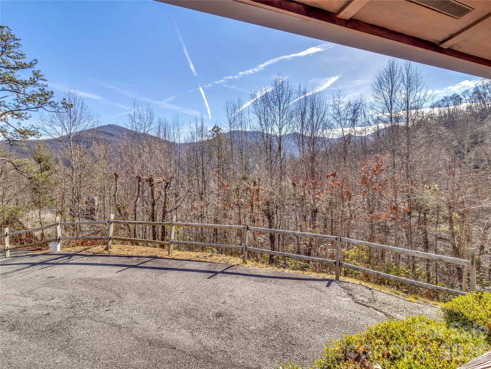Property Photo:  30 Edgewater Lane  NC 28751 