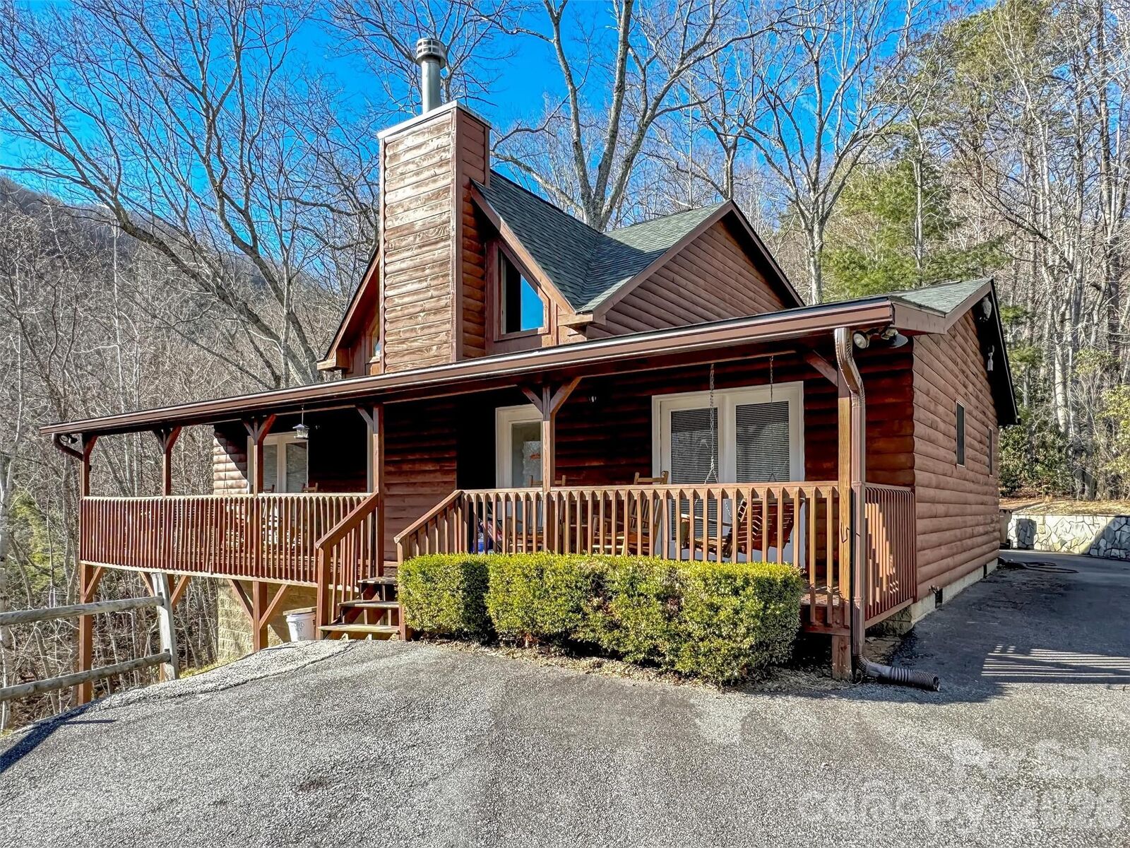 Property Photo: 30 Edgewater Lane NC 28751