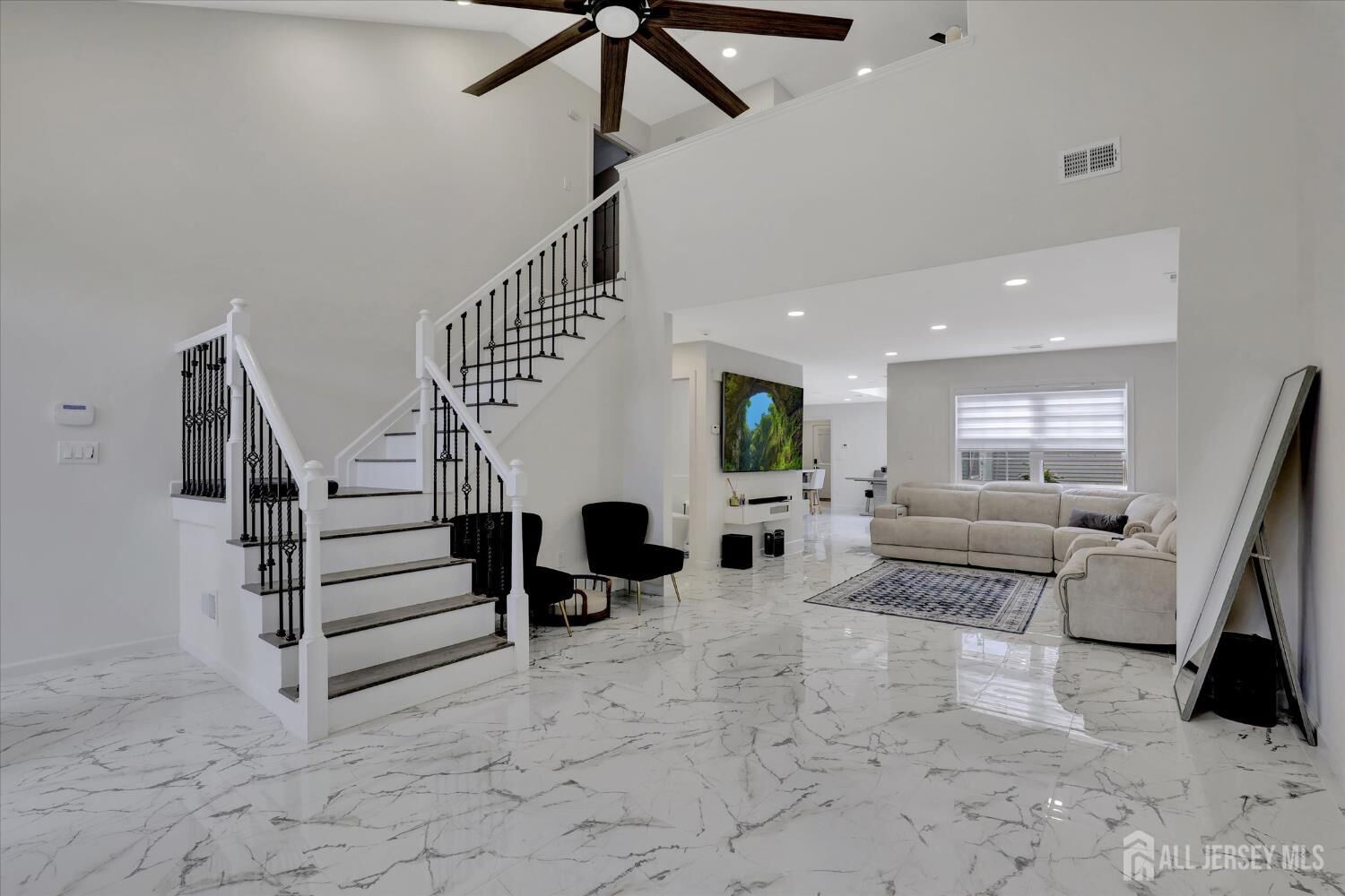 Property Photo:  75 Winthrop Road  NJ 08831 