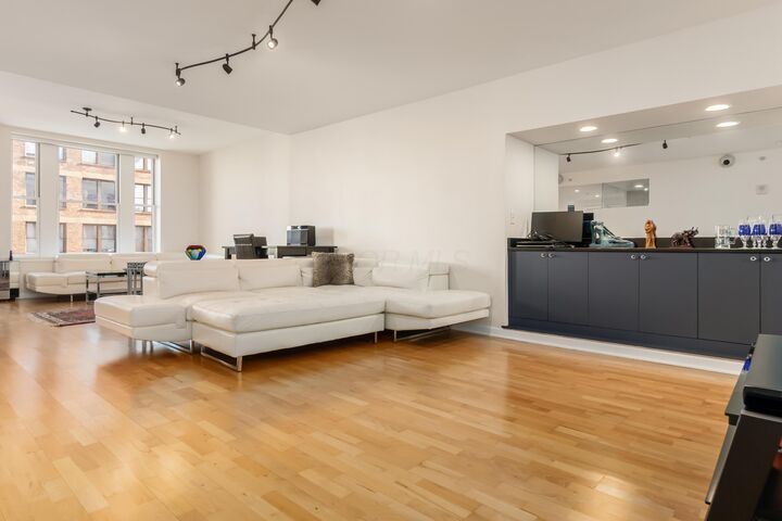 Property Photo:  145 N High Street  OH 43215 