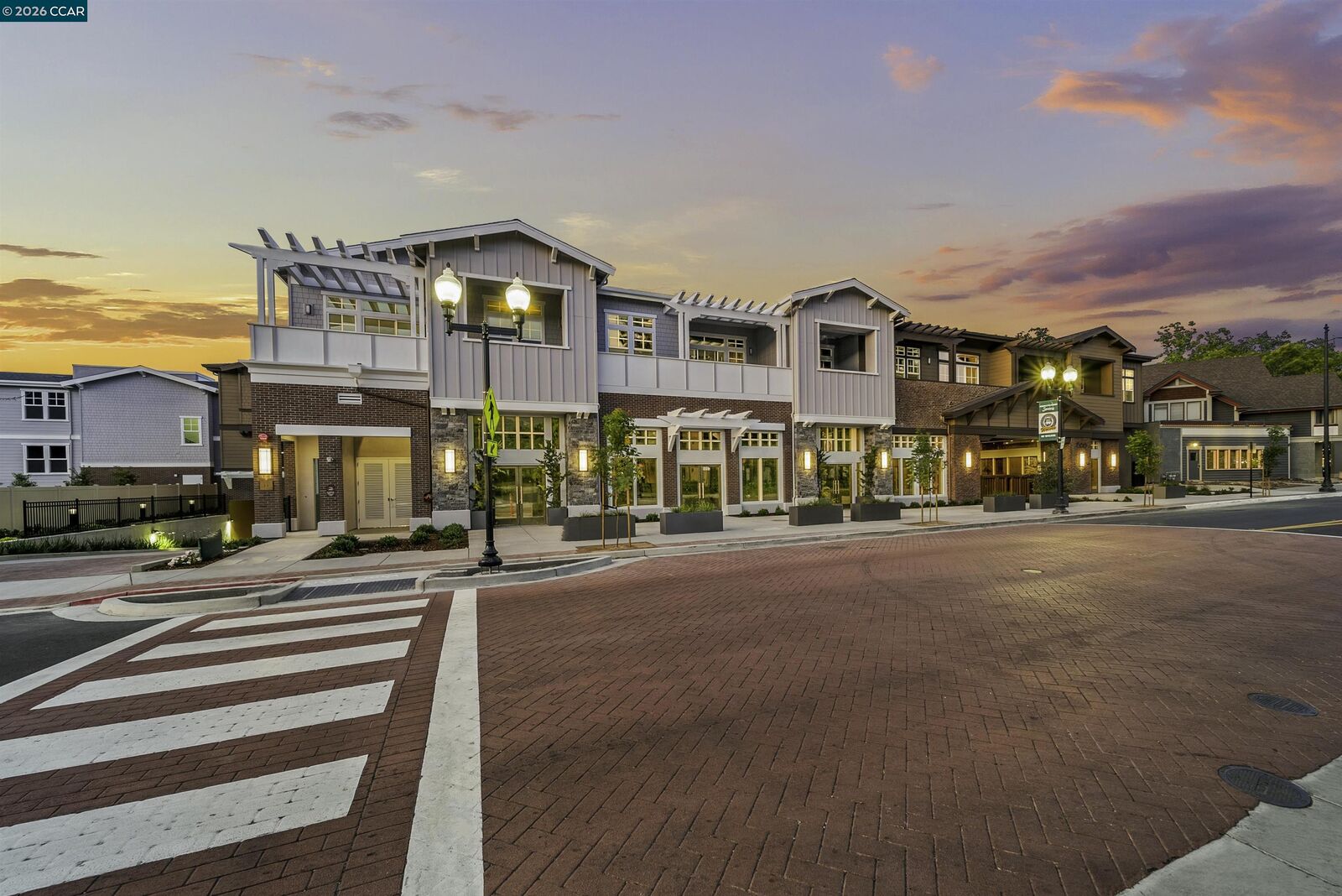 Property Photo:  600 Hartz Ave 104  CA 94526 