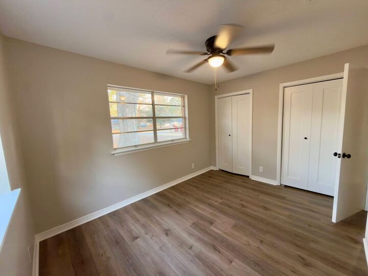 Property Photo:  215 Jones Road  FL 32536 