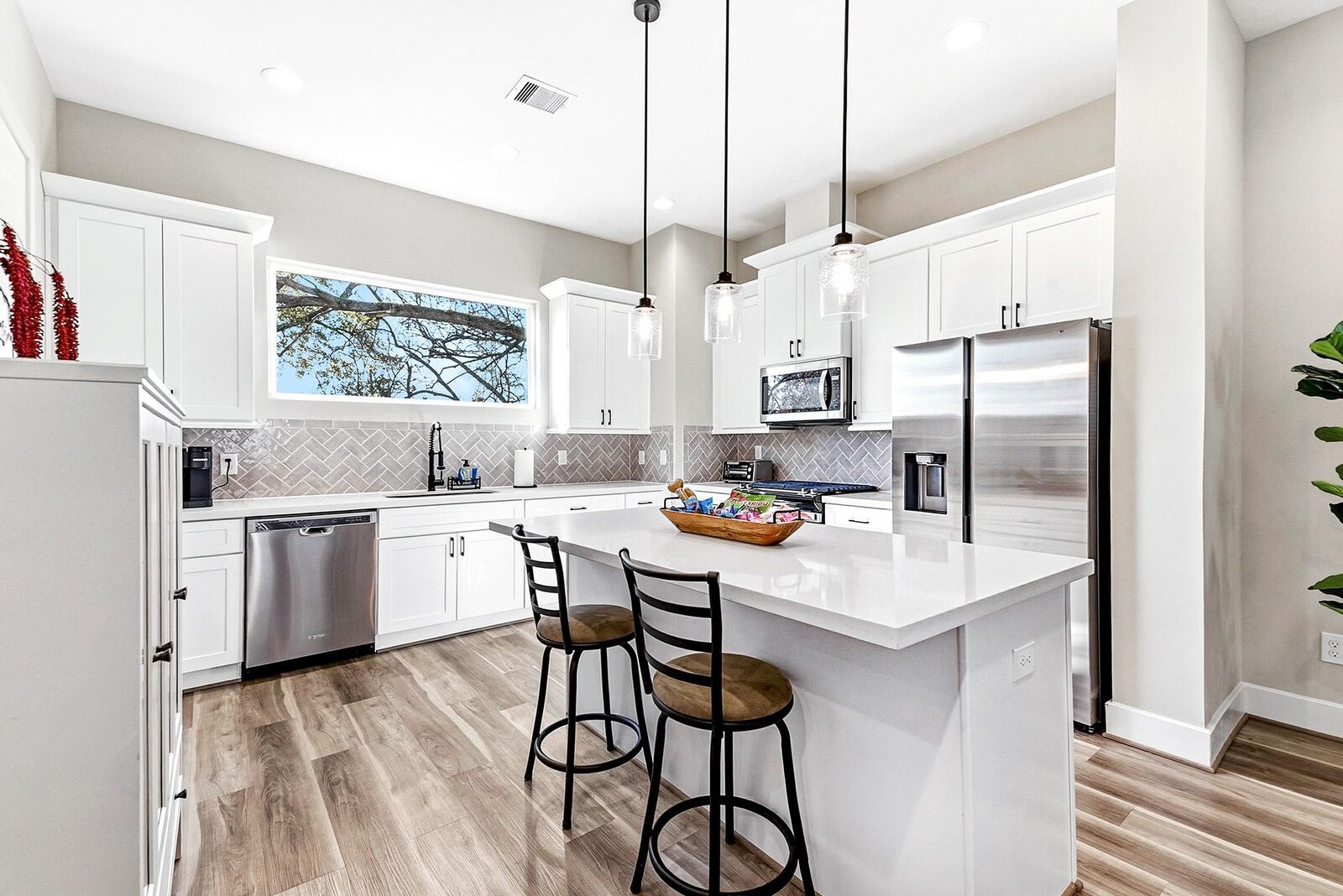 Property Photo: 1329 Buescher Drive TX 77043