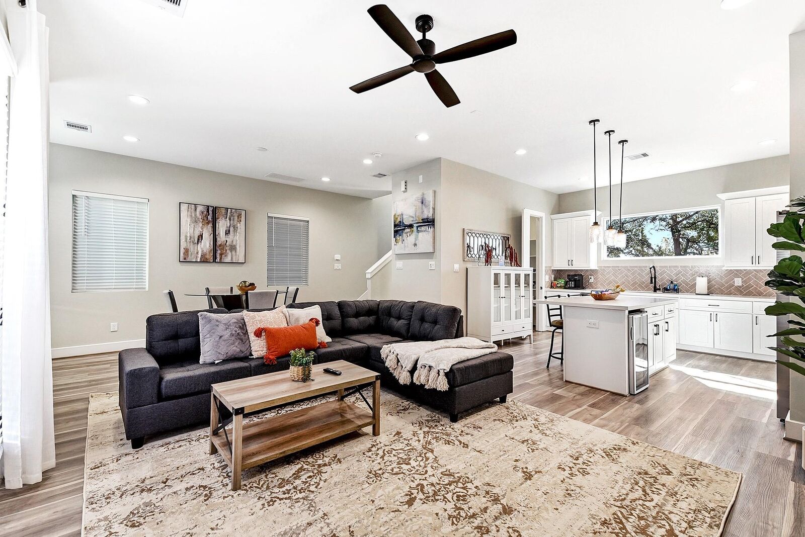 Property Photo: 1329 Buescher Drive TX 77043