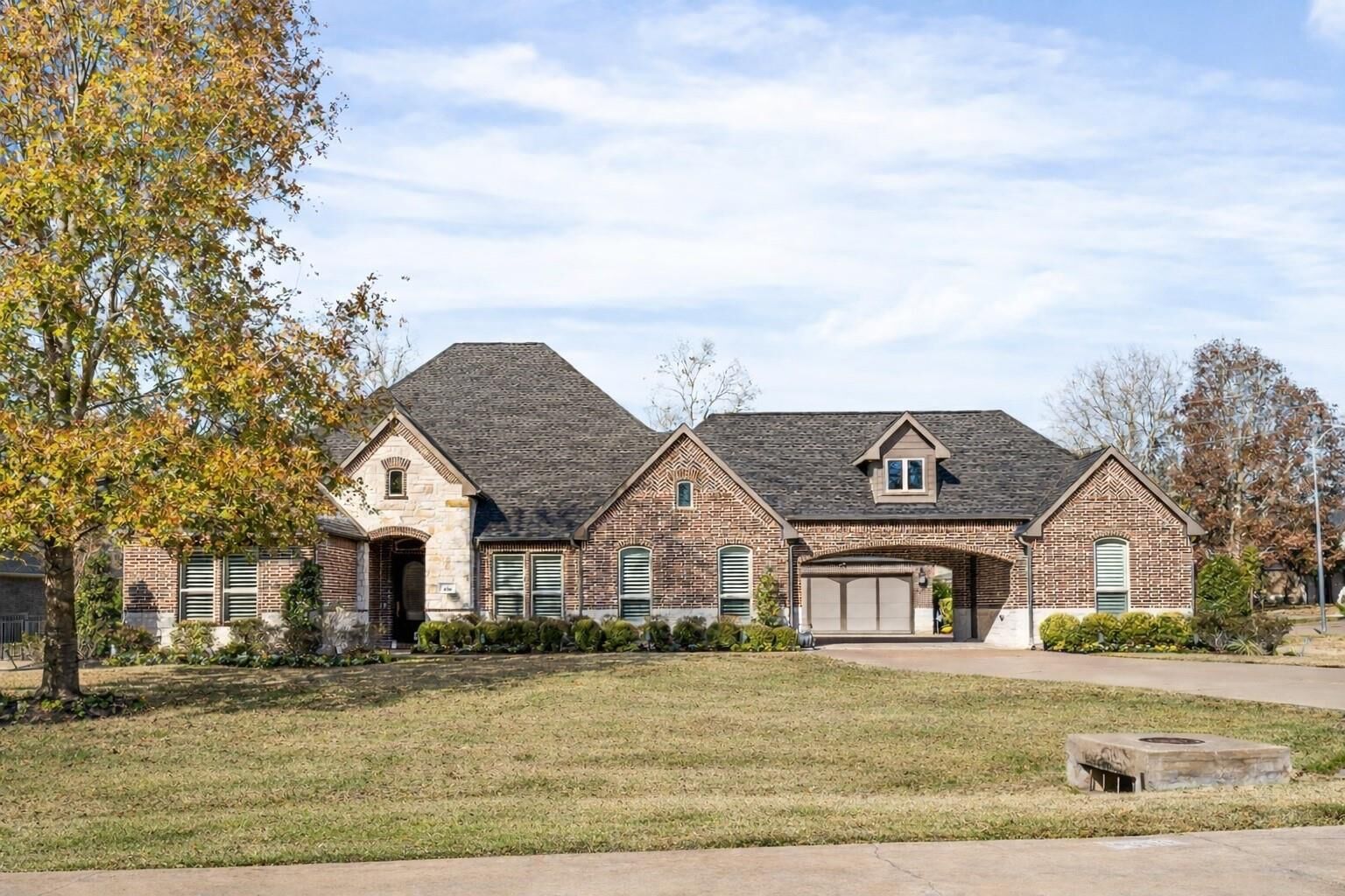 Property Photo:  4318 Oxbow Circle W  TX 77441 