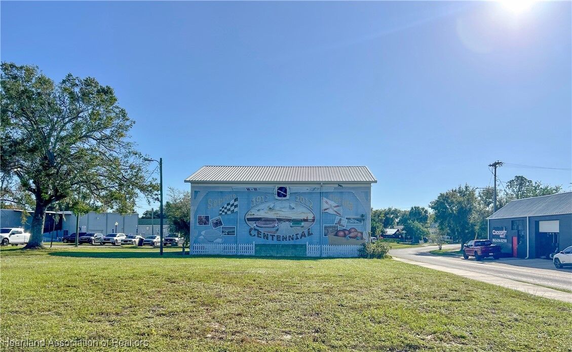 Property Photo:  150 S Ridgewood Drive  FL 33870 
