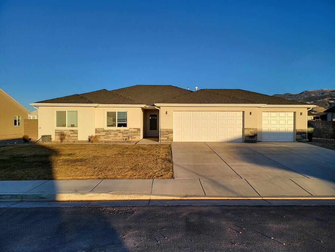 Property Photo:  5120 N Bald Eagle Dr  UT 84721 