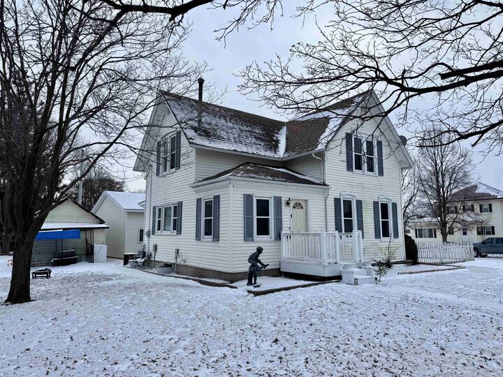 Property Photo:  523 6th Street  IA 50602 