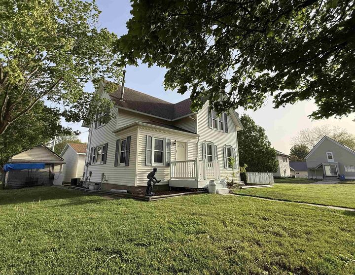 Property Photo:  523 6th Street  IA 50602 