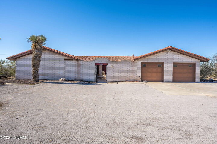 Property Photo: 4000 Senna Drive NM 88011