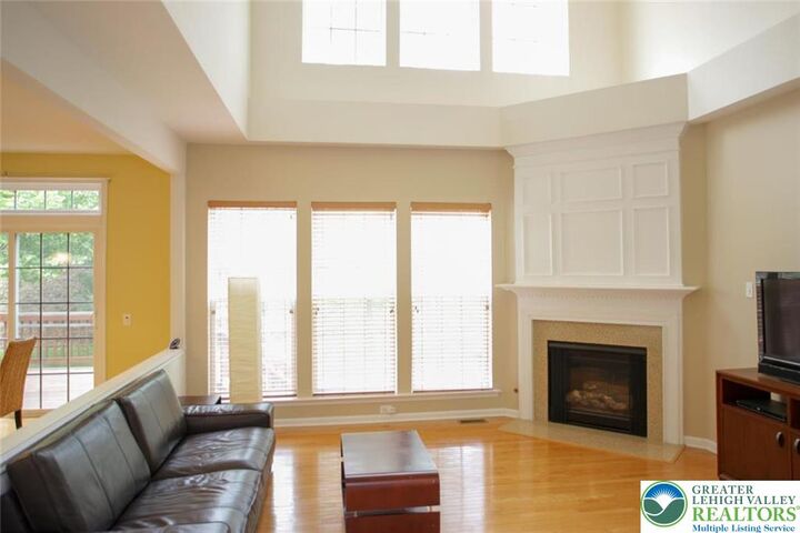 Property Photo: 1812 Majestic Drive PA 18069