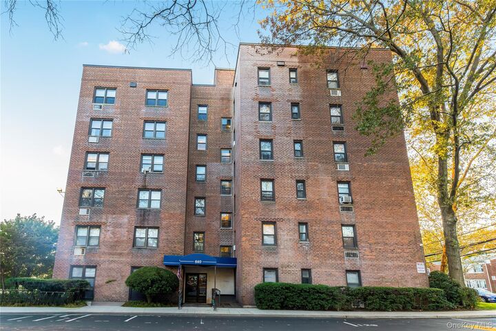 Property Photo: 640 Pelham Road 4G NY 10805