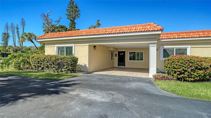 Property Photo:  4750 Gulf Of Mexico Drive Villa 8  FL 34228 