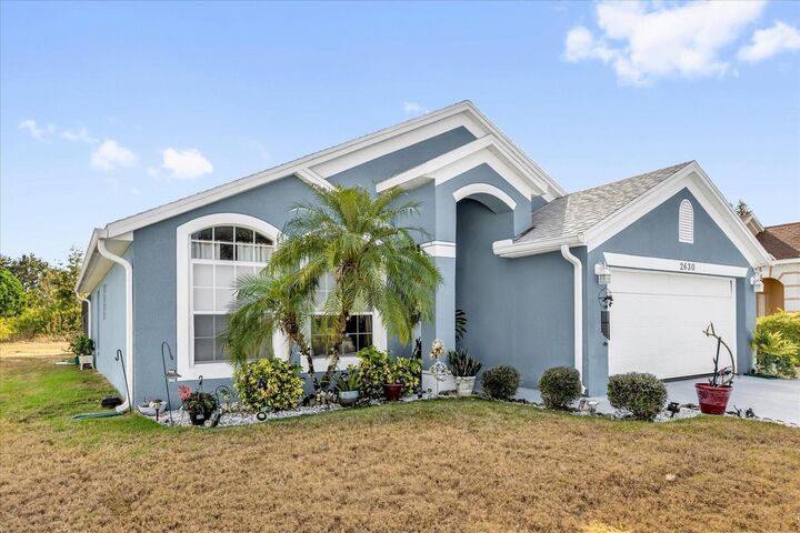 Property Photo: 2630 Meadow Oaks Loop FL 34714