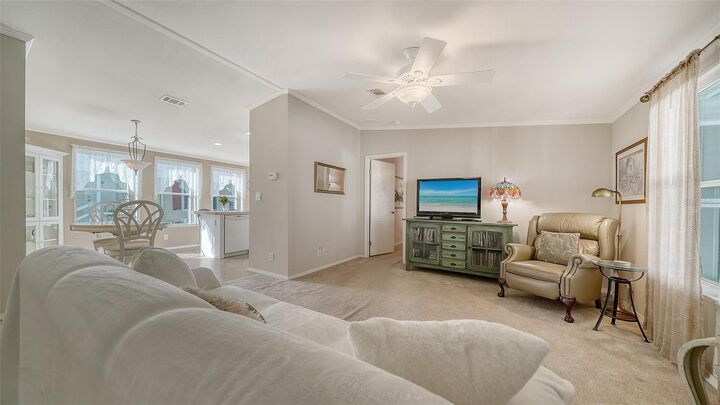 Property Photo:  112 Oakwood Boulevard  FL 34237 