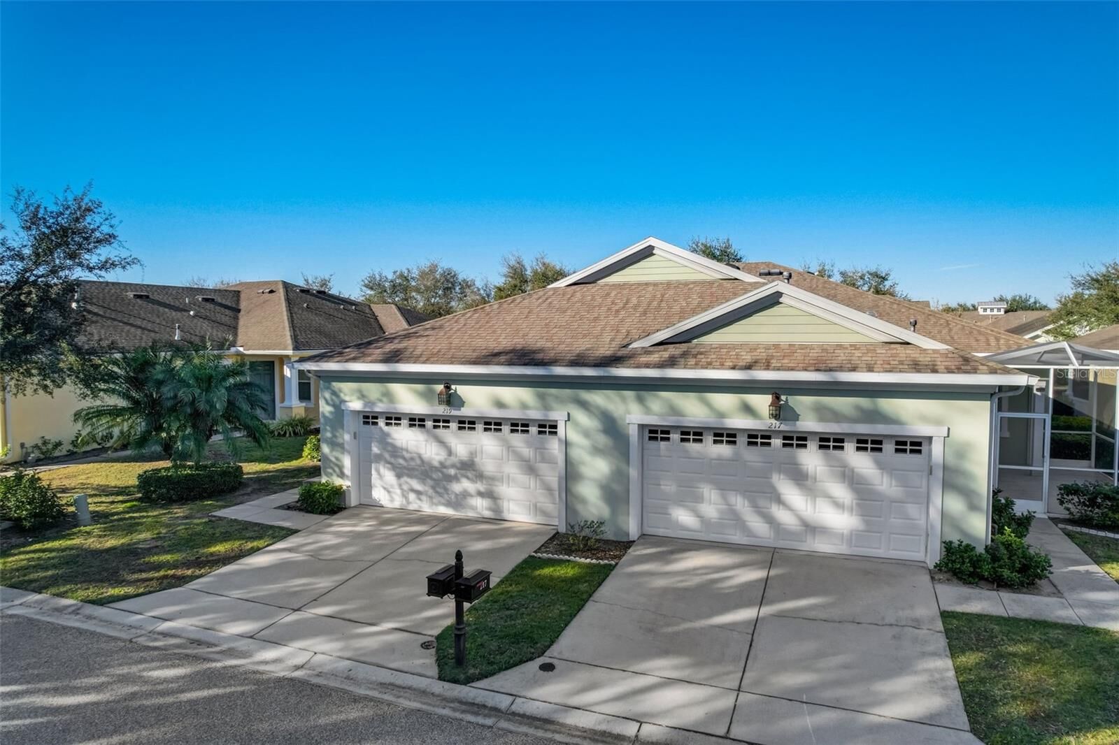 Property Photo: 219 Sunset Crest Court FL 33572