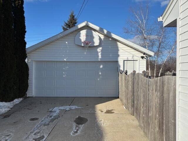 Property Photo:  314 Beech St  WI 53024 