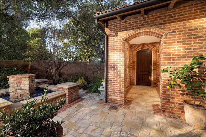 Property Photo: 46 Woods Trail CA 92603