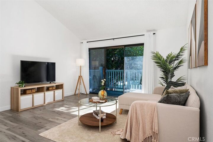 Property Photo:  20553 S Vermont Avenue 6  CA 90502 