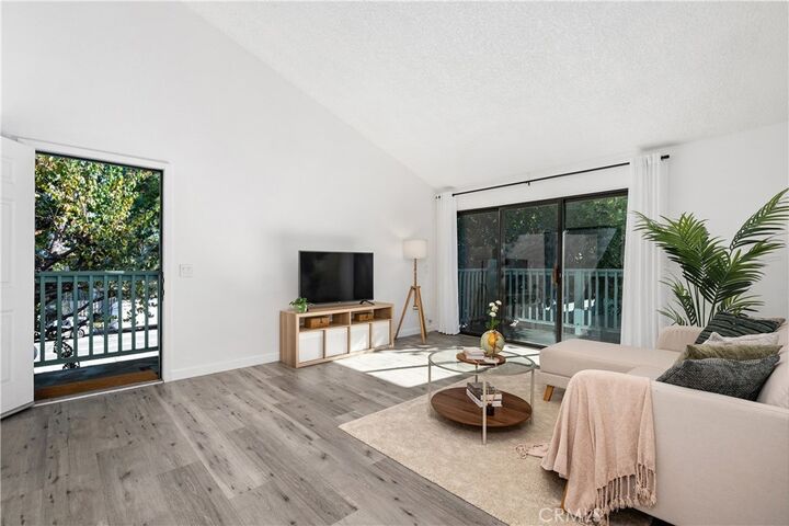 Property Photo:  20553 S Vermont Avenue 6  CA 90502 