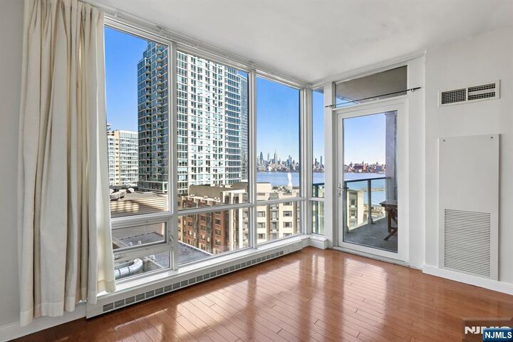 Property Photo:  20 Newport Parkway 1209  NJ 07310 