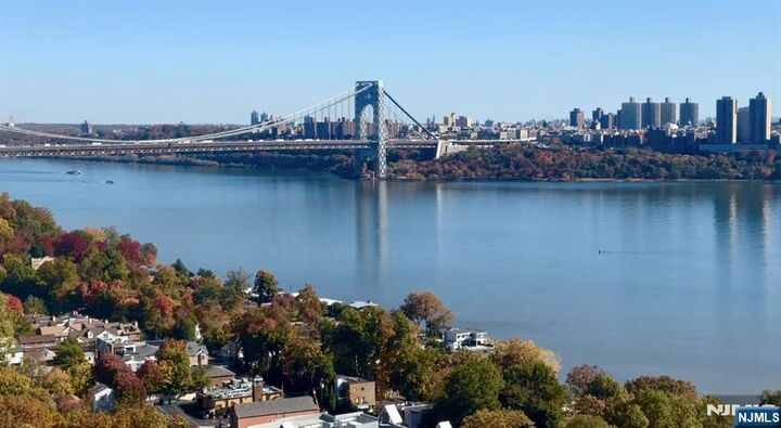 Property Photo:  1 Horizon Road 1025  NJ 07024 