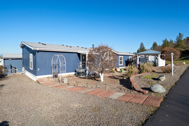 Property Photo: 3955 S Stage Road 93 OR 97501