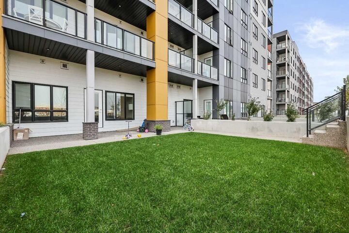 Property Photo:  60 Skyview Ranch Road NE 3121  AB T3N 2J8 