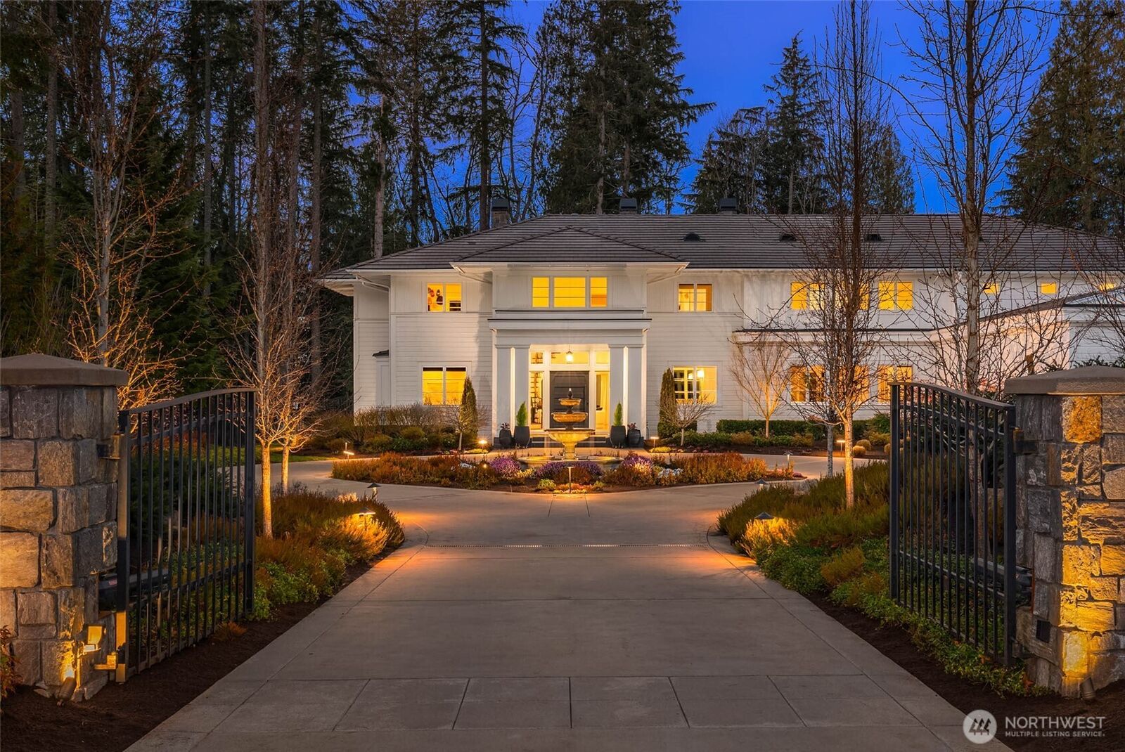 Property Photo:  27216 SE Grand Ridge Drive  WA 98029 