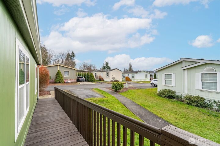 Property Photo: 222 NW Maple Avenue 15 WA 98532