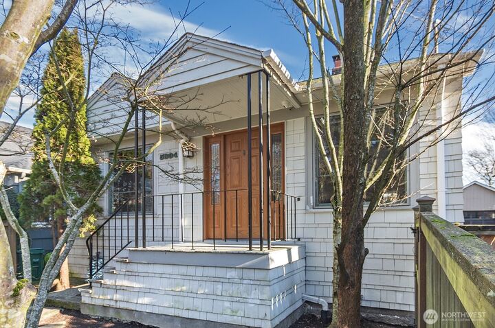 Property Photo: 5804 8th Avenue NE WA 98105