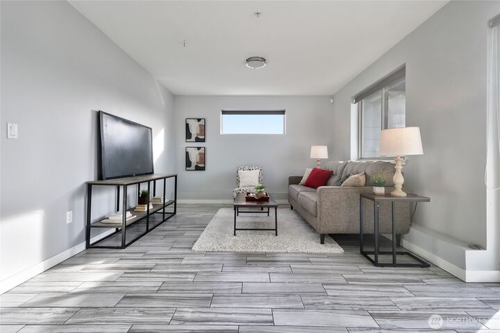 Property Photo:  6225 NE 181st Street 101  WA 98028 