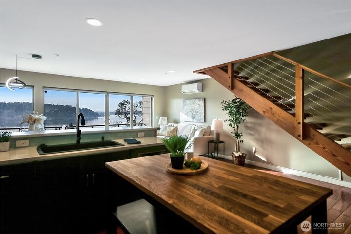 Property Photo:  6225 NE 181st Street 101  WA 98028 