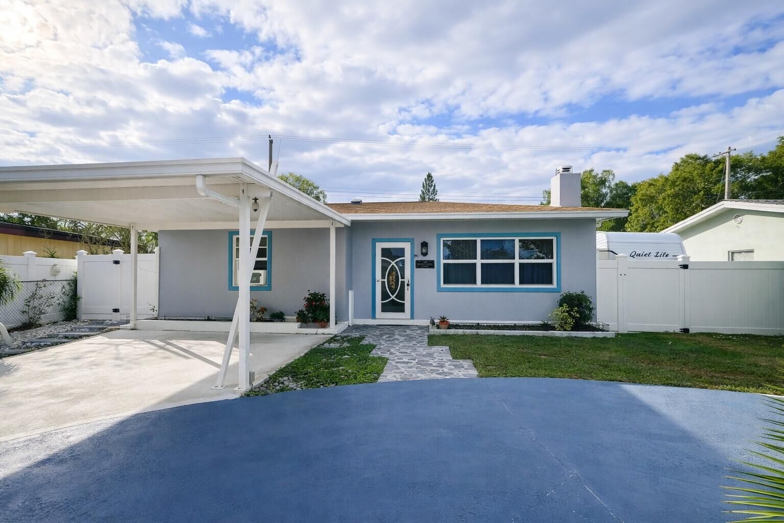 Property Photo: 5823 Churchill Circle W FL 33405