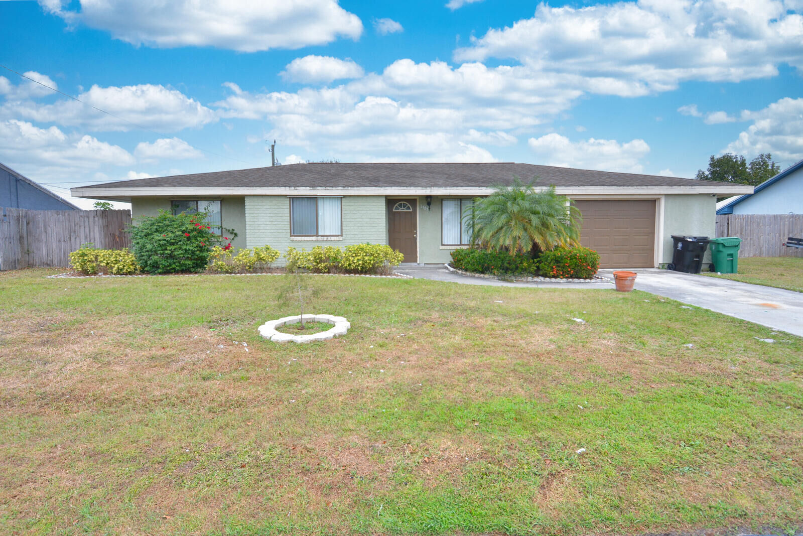Property Photo:  2181 SE Midtown Road  FL 34952 