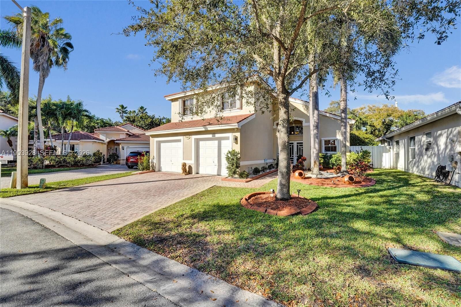 Property Photo:  5097 SW 34th Ter  FL 33312 