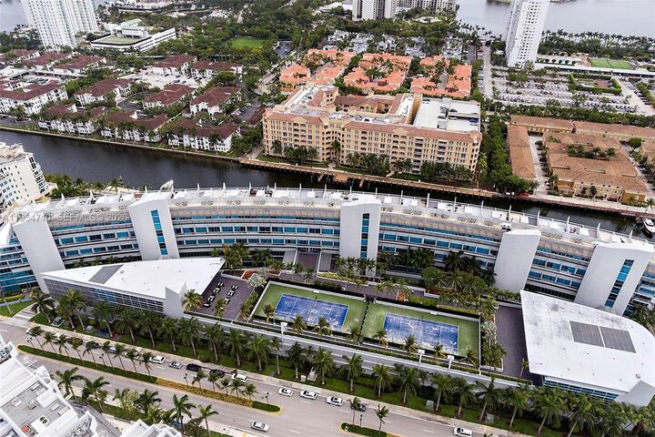 Property Photo:  2950 NE 188th St 302  FL 33180 