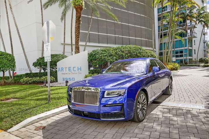 Property Photo:  2950 NE 188th St 302  FL 33180 