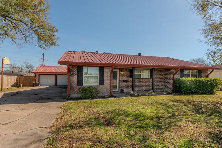 Property Photo:  555 Eldridge Dr.  TX 77707 