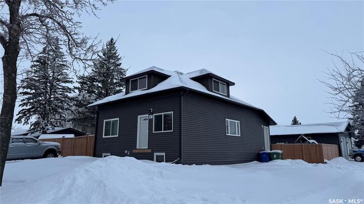 Property Photo: 87 Collacott Street W SK S3N 0A1