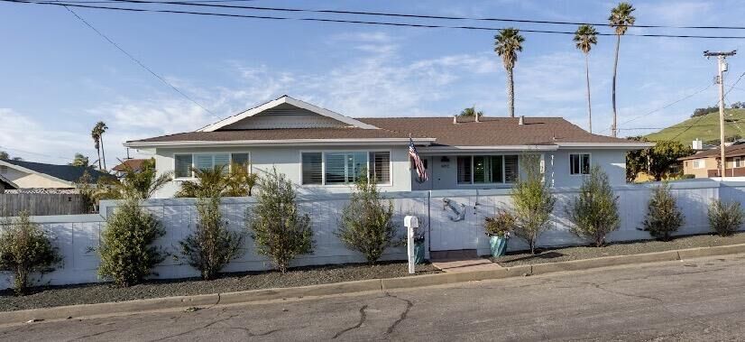 Property Photo:  485 Bonita Street  CA 93442 