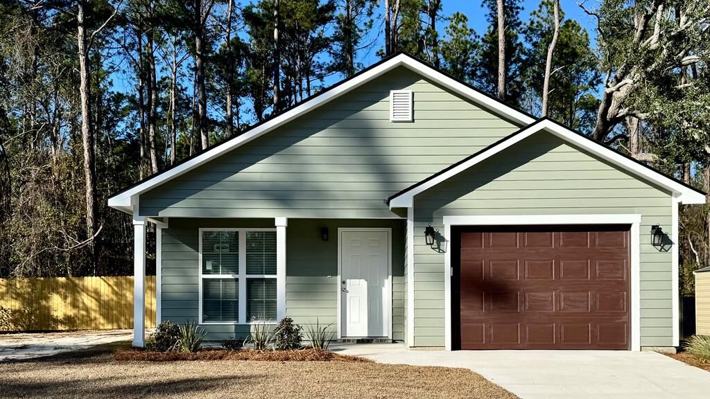 Property Photo:  2110 Meade Ave  GA 31602 